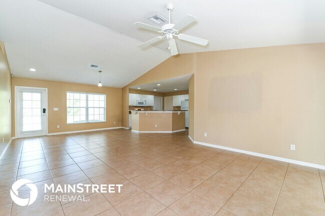 Photo - 173 Aurora Ave S