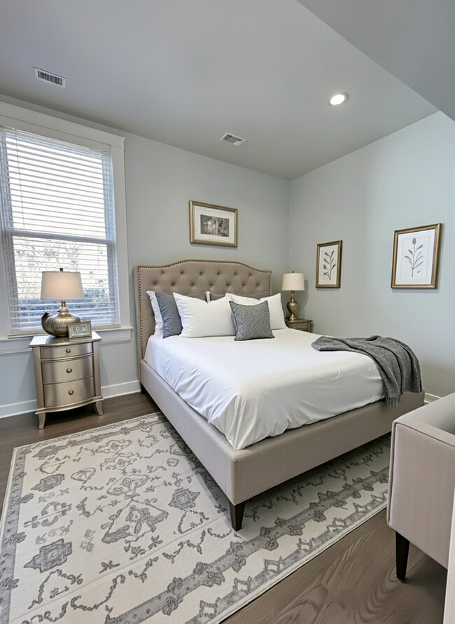 Photo - 2416 N Springfield Ave Unit 2