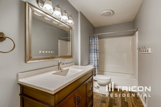 Photo - 3409 Brookview Dr