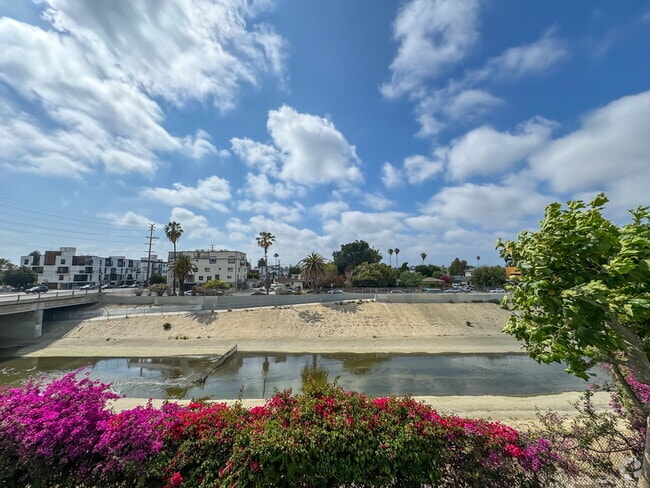 Building Photo - 5000 S Centinela Ave Unit Apt 125