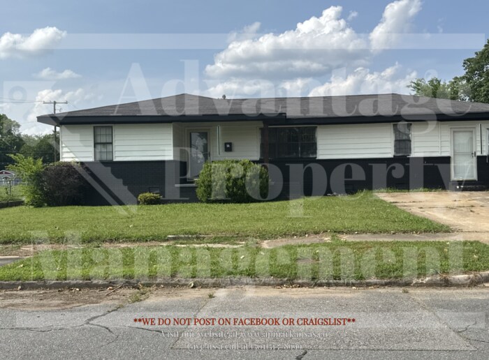 Photo - 820 W 16th St House