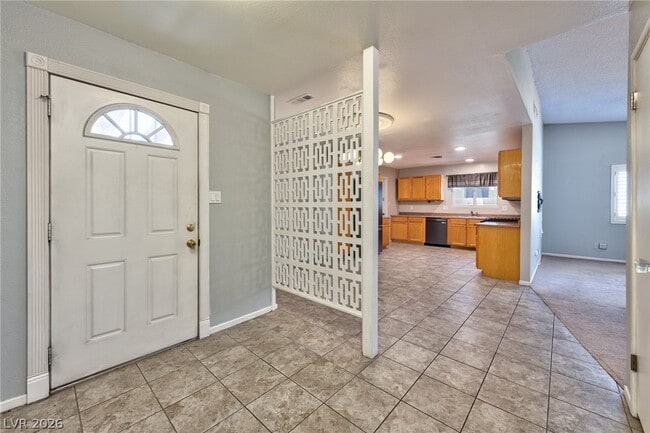 Photo - 1824 Saylor Way