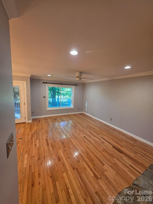 Photo - 16719 Spinnaker Ln