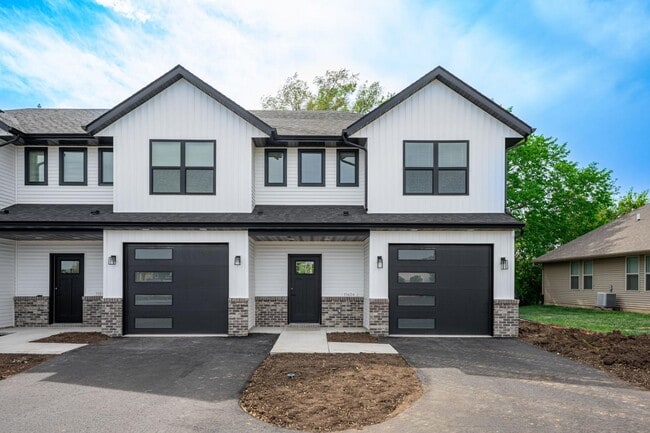 Photo - 11532 Willowbrook Rd