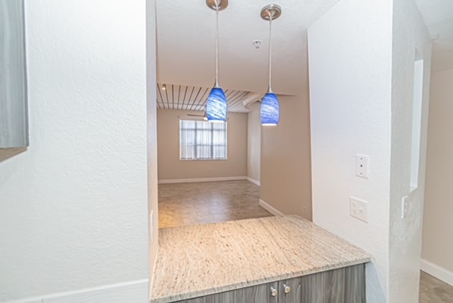 Building Photo - 2320 W Azeele St Rental