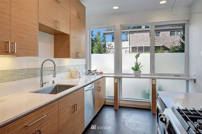 4507 SW Oregon St