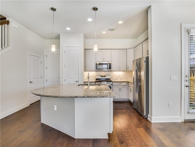 Photo - 2704 Zach Scott St