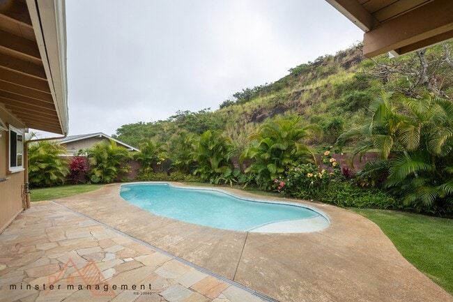 Photo - 1568 Kupau St