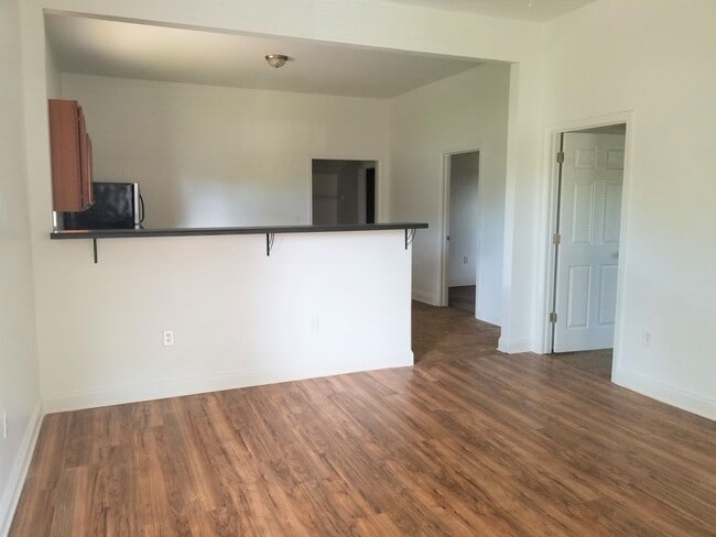 Photo - 12 N YMCA ST