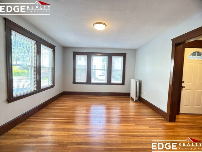 Photo - 15 Laurel St