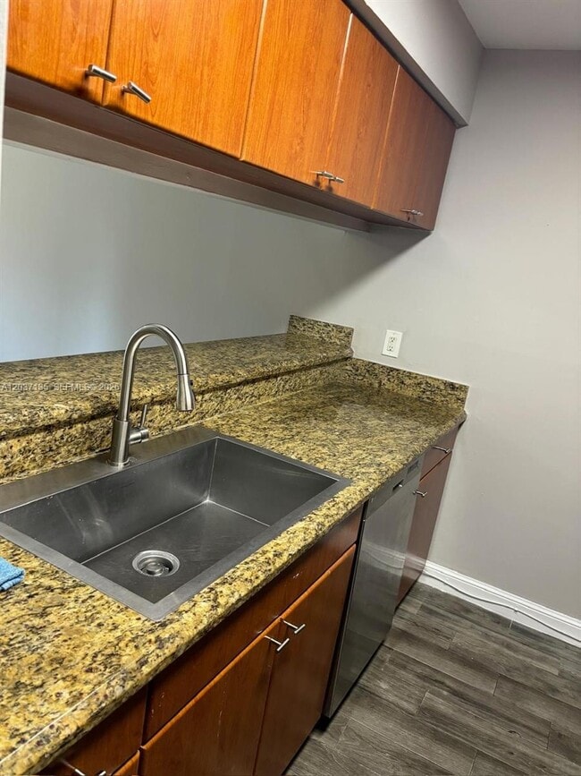 Photo - 11585 NW 43rd St Unidad 11585