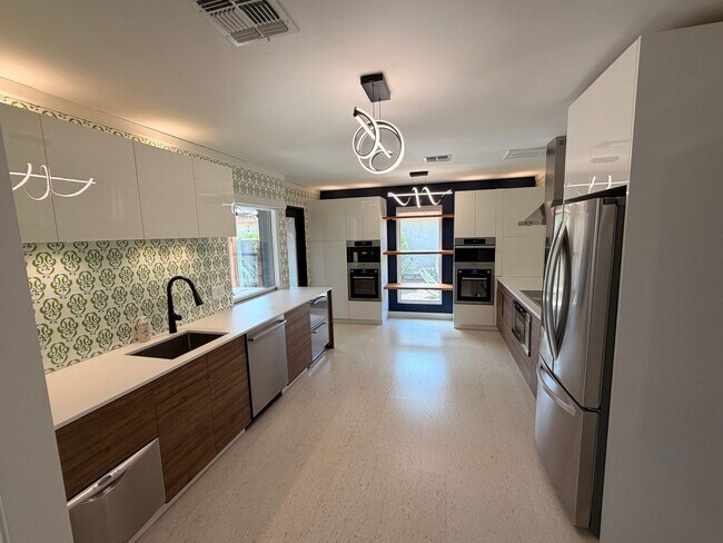 Photo - 13139 W Seville Dr