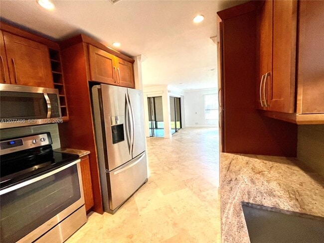 Building Photo - 3709 Cocoplum Cir Unit 3543