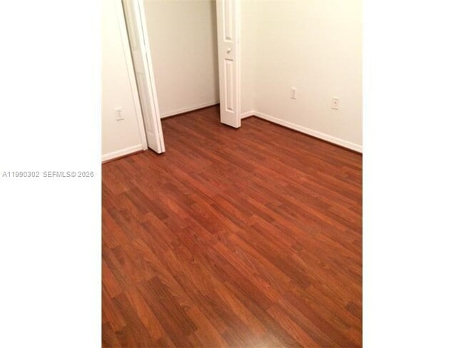 Photo - 935 NE 33rd Terrace Unidad 203