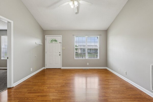 Photo - 157 Oak Tree Dr