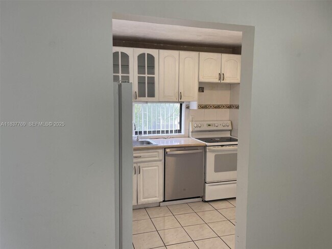 Photo - 17011 N Bay Rd Unit 406