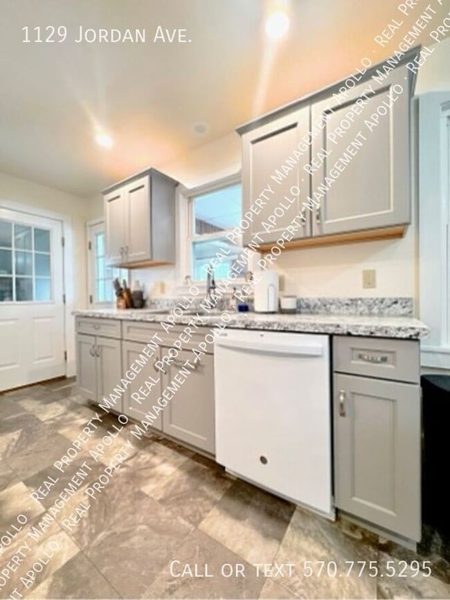 Photo - 1129 Jordan Ave