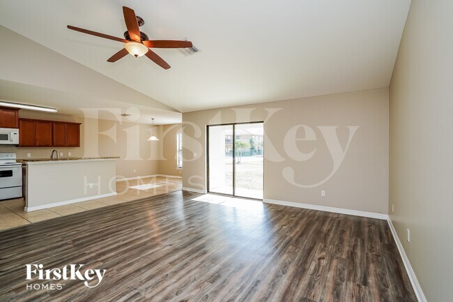 Photo - 2203 SW 11th Ct