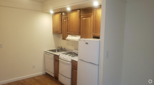 Building Photo - 292 Beacon St Unit #B Rental