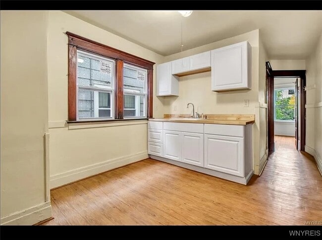 Photo - 33 Philadelphia St