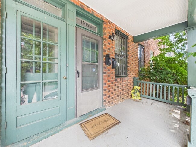 Photo - 1912 Parkwood Ave Unit Apartment 2