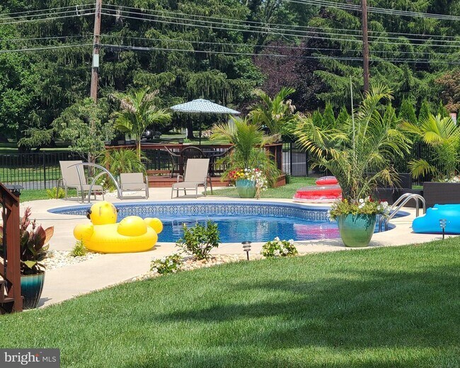 Photo - 10 Cherokee Rd