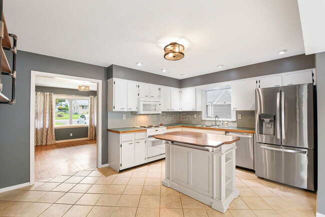 Photo - 206 Daisy Ln