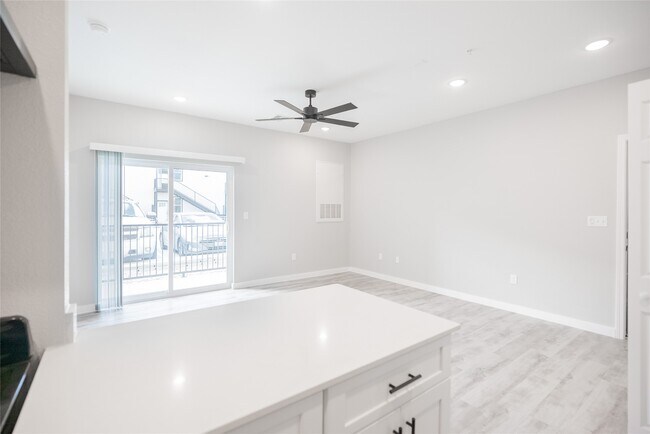 Photo - 2101 Reinke Rd Unit 8308