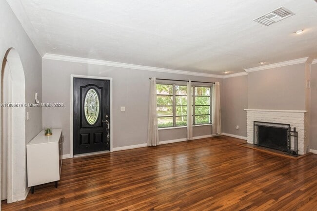 Photo - 1225 Tangier St