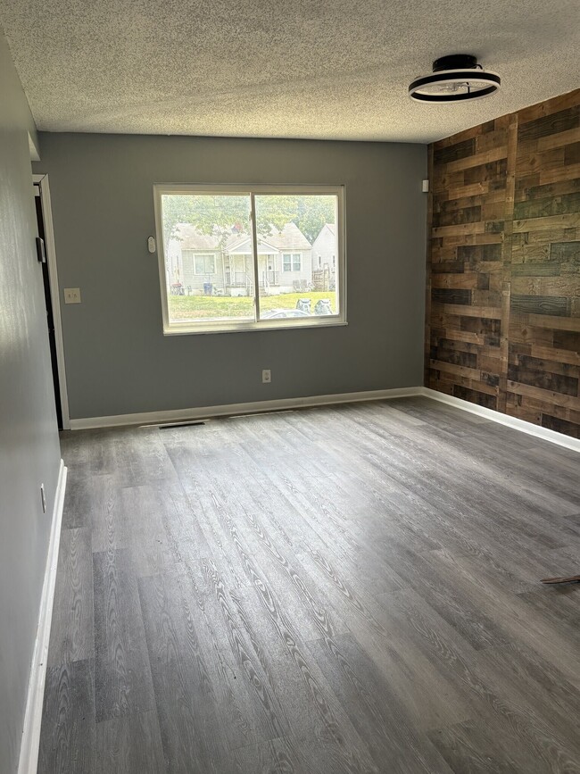 Photo - 2283 Hiawatha Park Dr