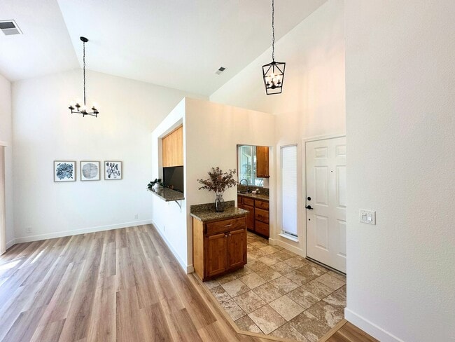 Photo - 1661 La Paloma Ct