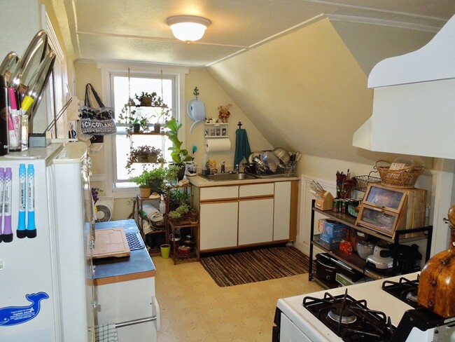 Photo - 15 Clyfton St Unit 3