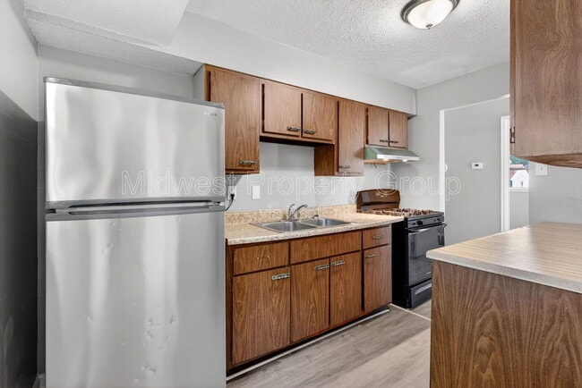 Photo - 345 Caithness Rd