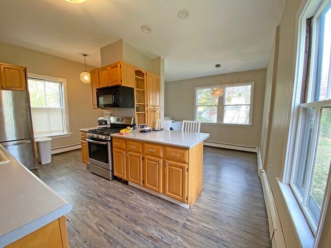 Photo - 263 Auburndale Ave