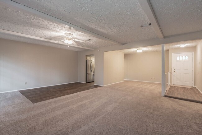 Photo - 6015 Knotty Post Ln