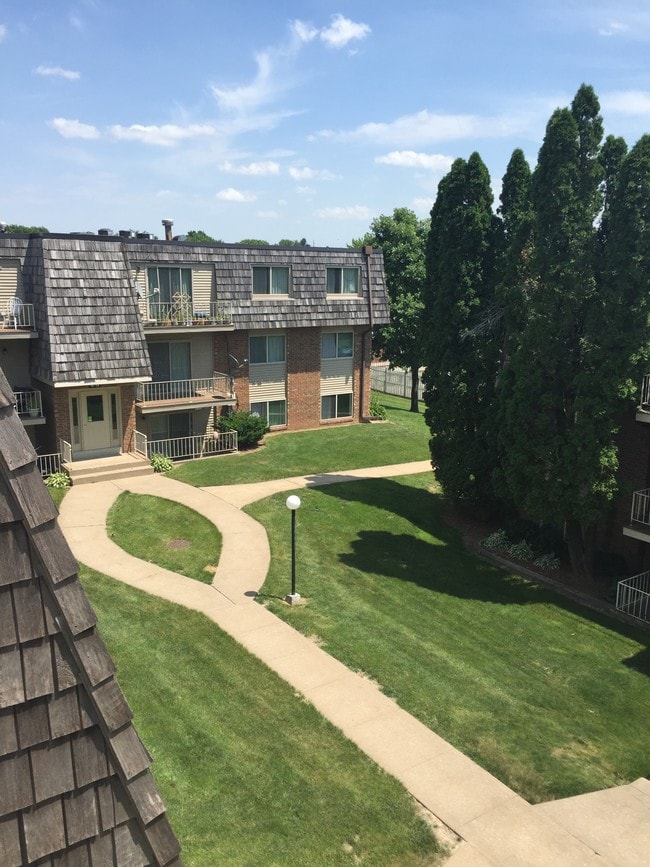 Westgate Villa Apartments Iowa City, IA