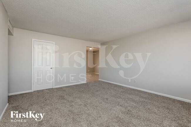 Photo - 8807 W Mercer Ln