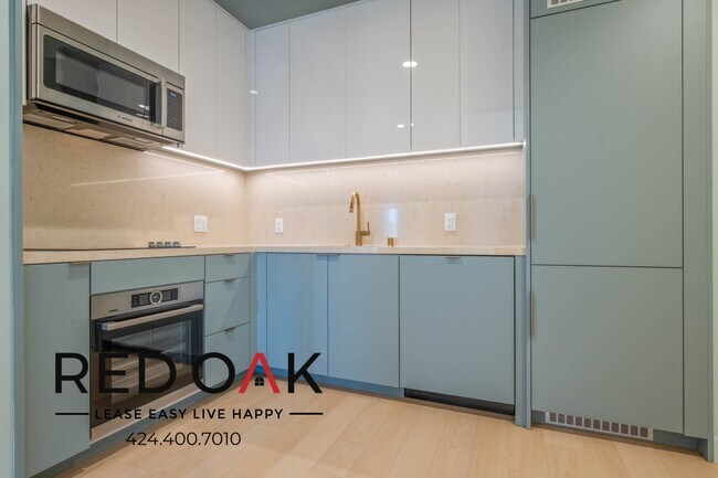 Photo - ~8 Weeks FREE~ Fully Furnished, Luxury Pri... Unit 810D