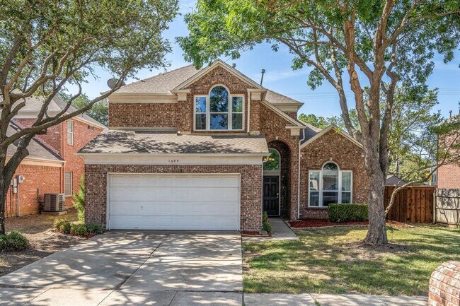 Photo - 1605 Highdale Ct