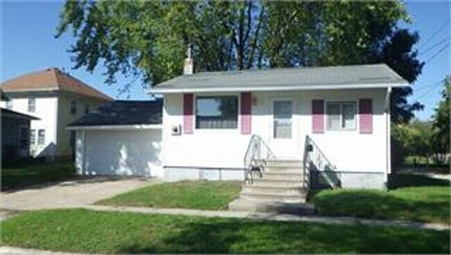 FOR RENT- 7 6th St in Oelwein 1 bedroom ho... - FOR RENT- 7 6th St in Oelwein 1 bedroom ho... House