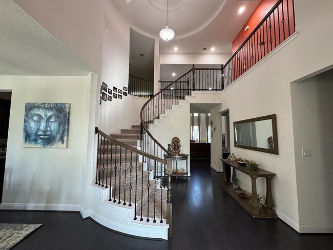 Photo - 735 Expedition Way