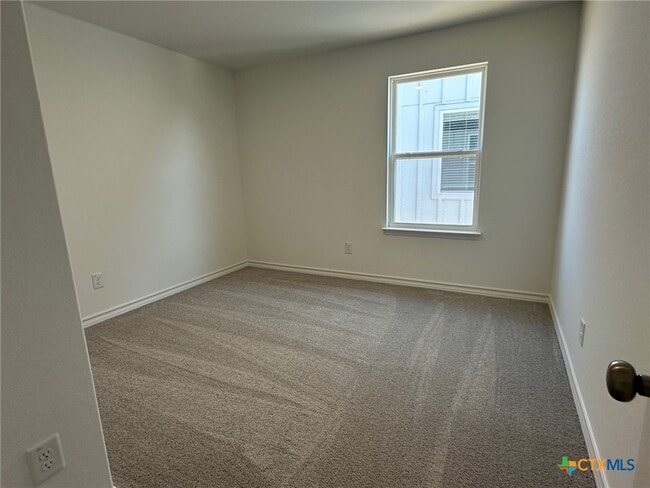 Building Photo - 945 Heartseed Ave