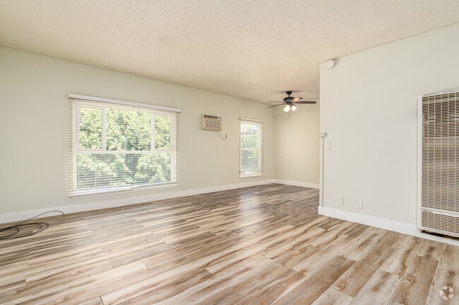 2BR, 1BA - 950SF - Living Room