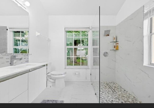 Photo - 2002 Lake Breeze Ct