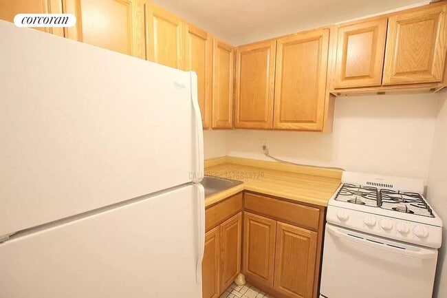 Photo - 864 West End Ave