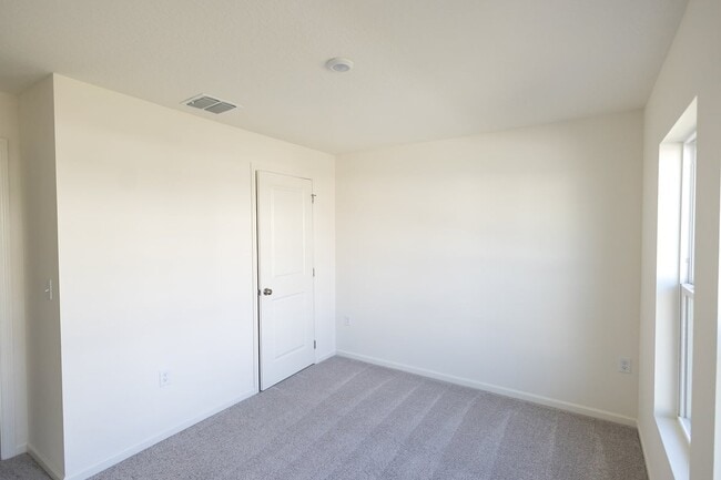 Photo - 664 Hillview Lp