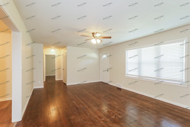 Photo - 8631 Euclid Ave