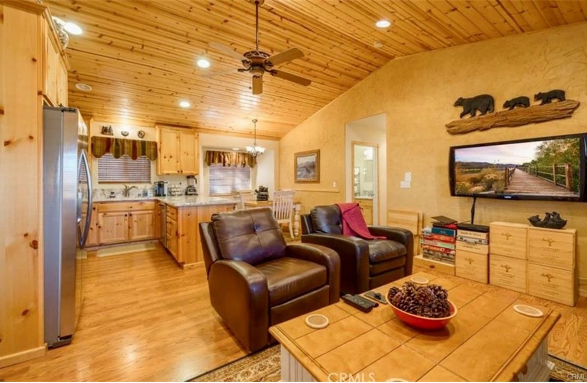 Photo - 2089 Shady Ln