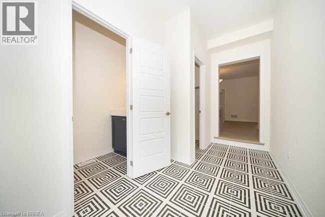 Photo - 74 Granka St