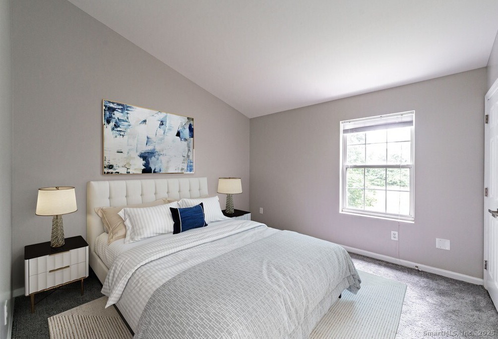 Photo - 253 W River St